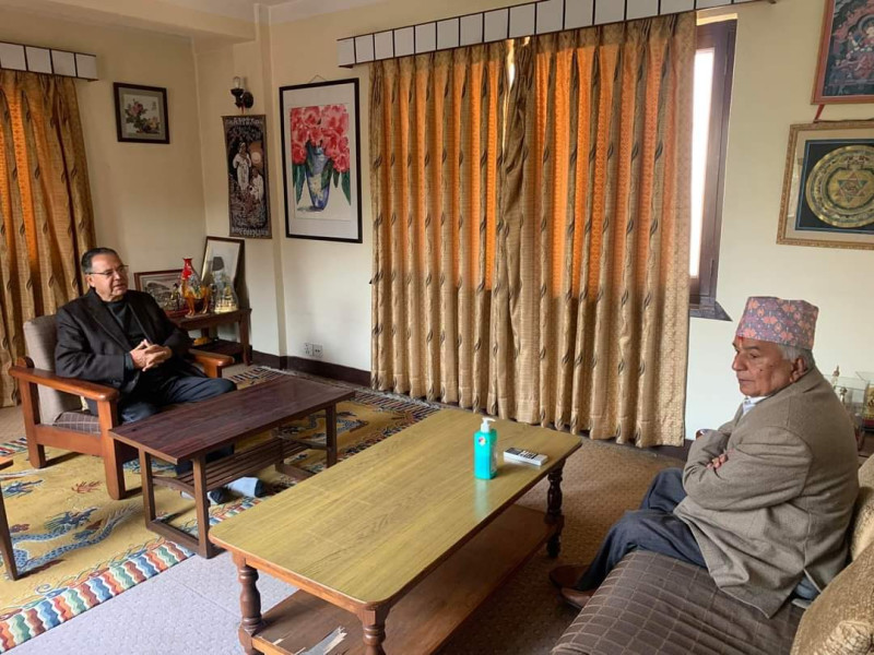 एमालेसँग मिल्नुपर्ने पक्षमा रहेका झलनाथ खनालसँग राष्ट्रपतिका उम्मेदवार पौडेलकाे भेटवार्ता